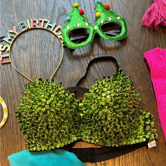 Box of Costumes - Picture 6 of 14